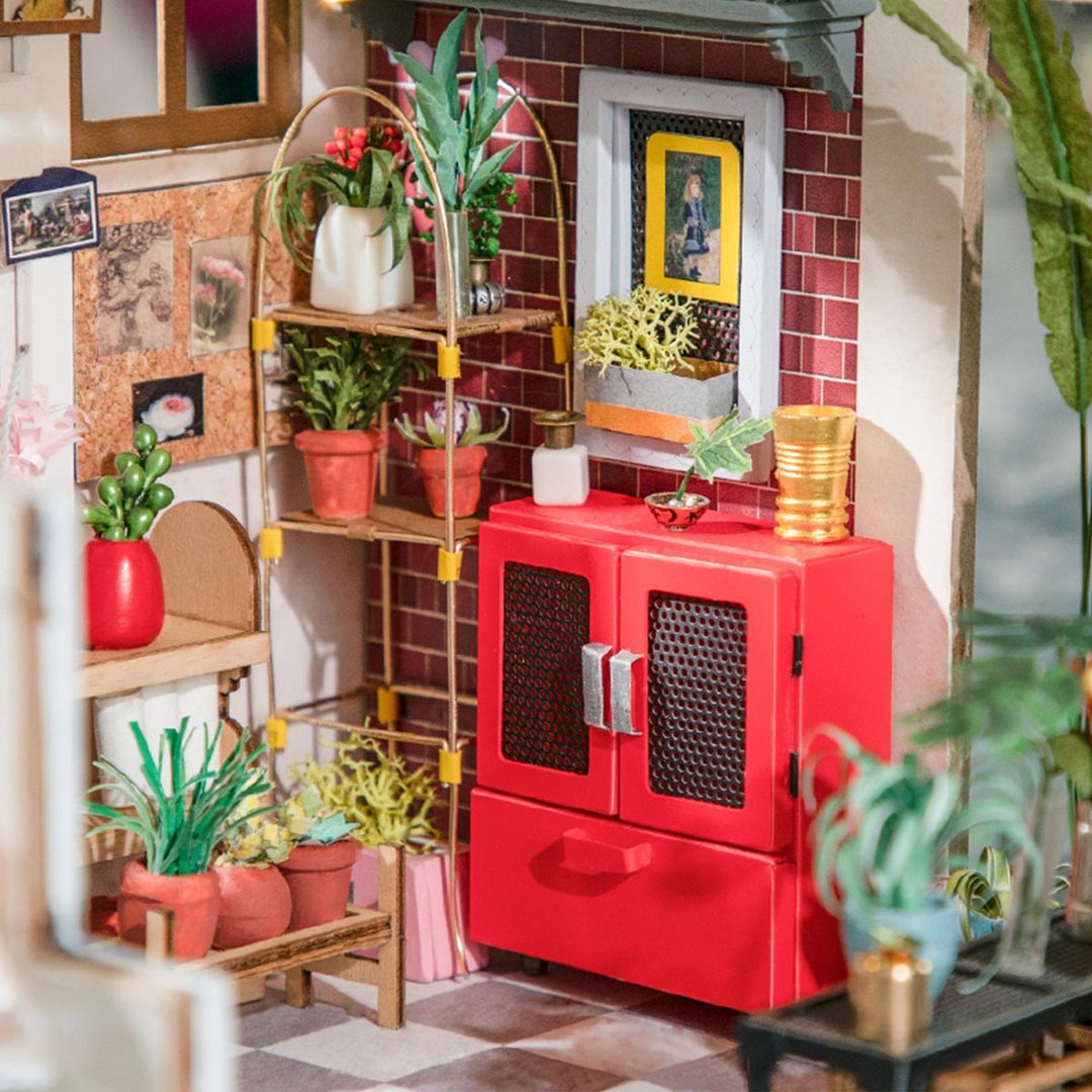 Robotime Emily's Flower Shop Miniature House Kit